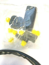Load image into Gallery viewer, NEW OEM BOSCH OXYGEN SENSOR UNIVERSAL LEFT/RIGHT 15732 (0 258 005 732 )